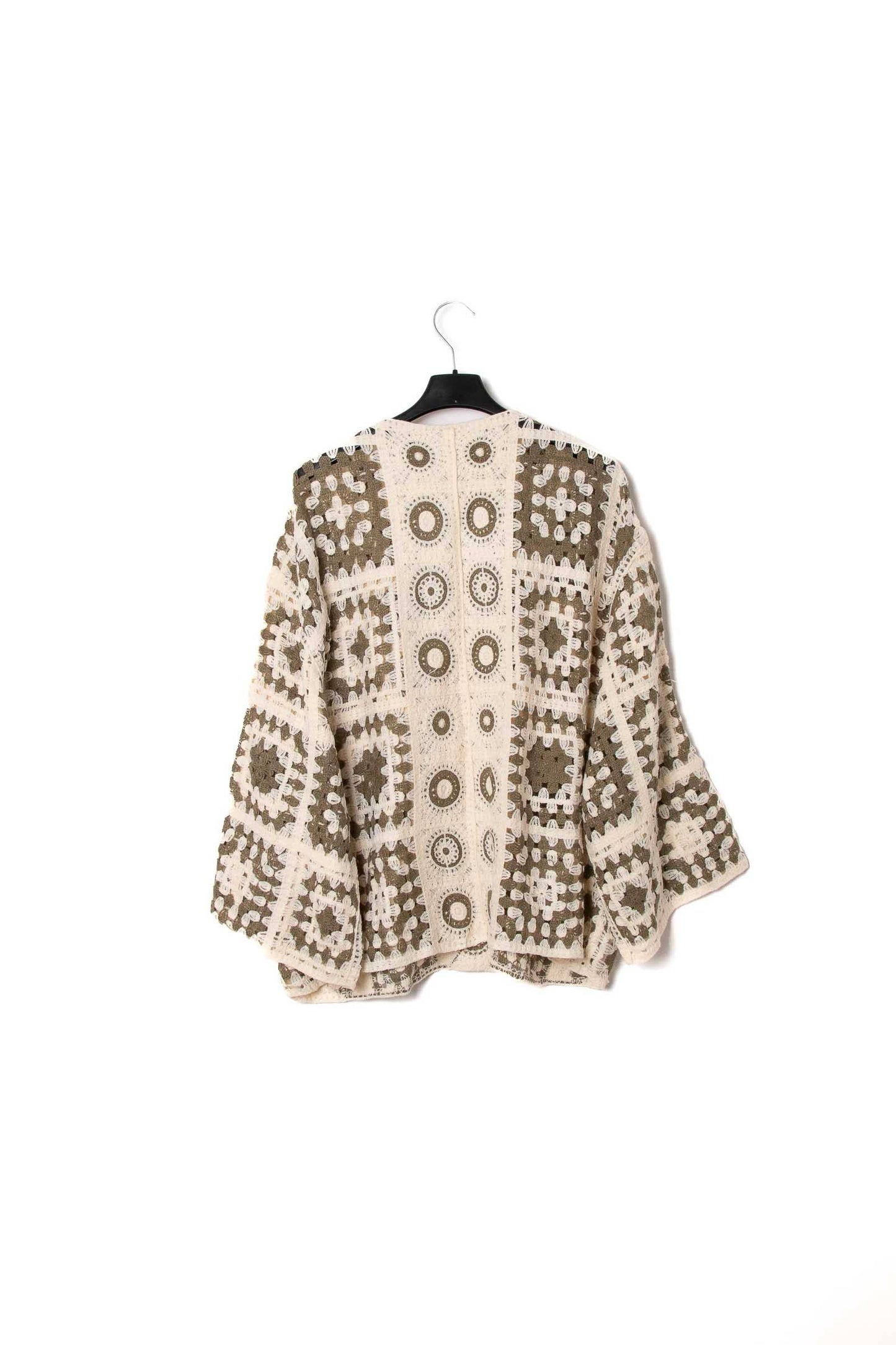 Kurze Boho-Häkelstrickjacke Carigan