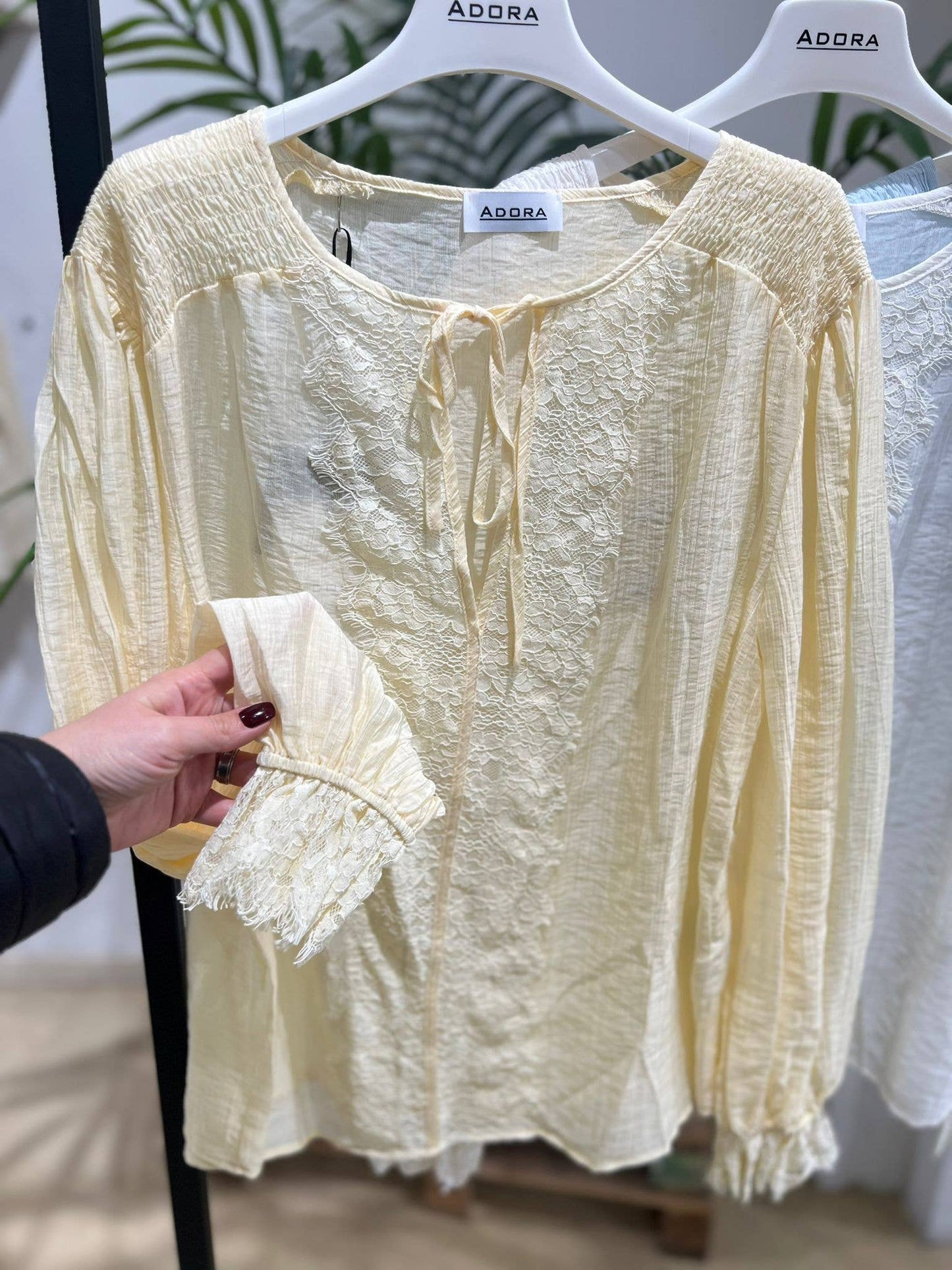 Bluse mit Spitze