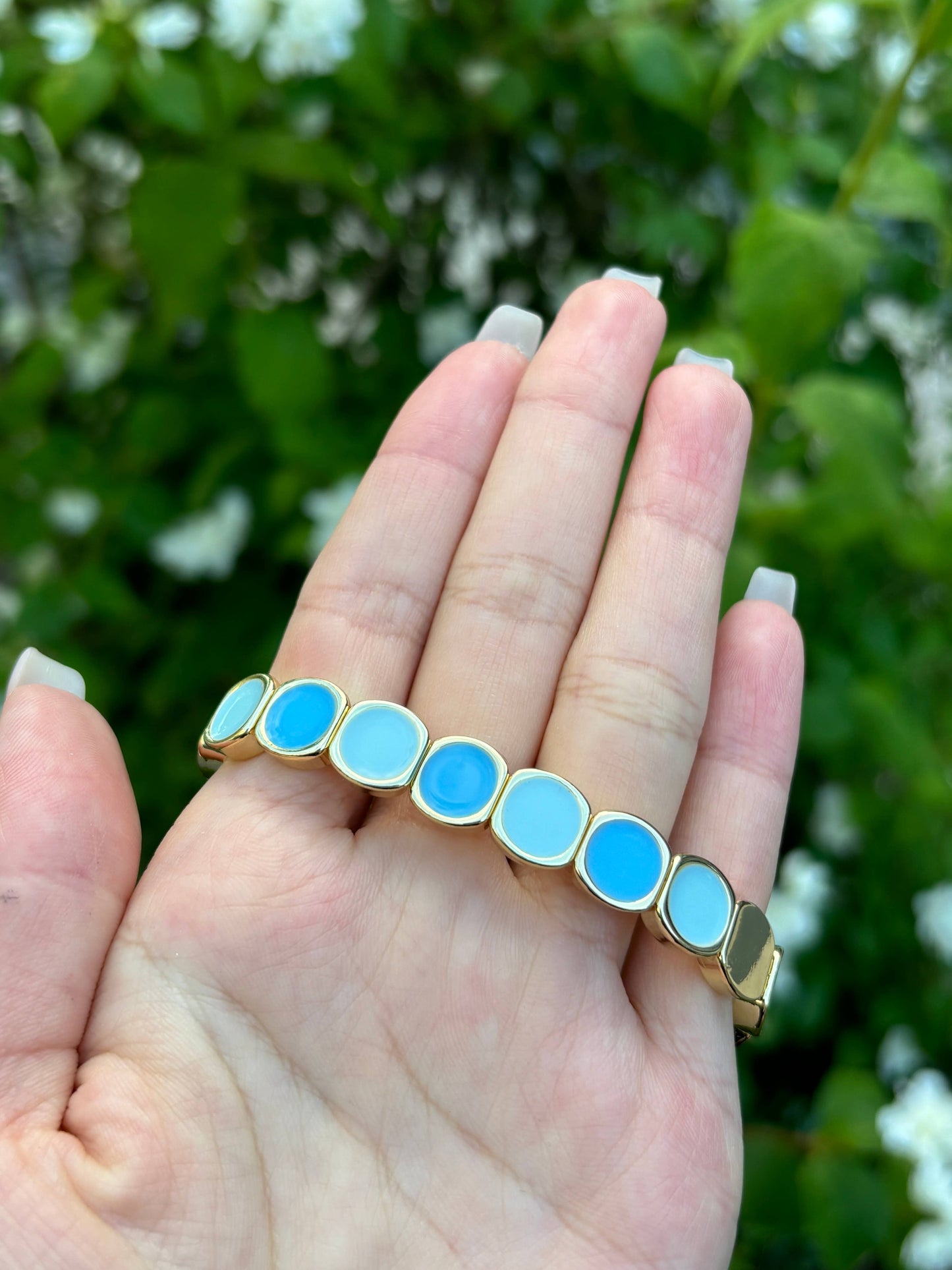 Buntes Armband mit Elastik
