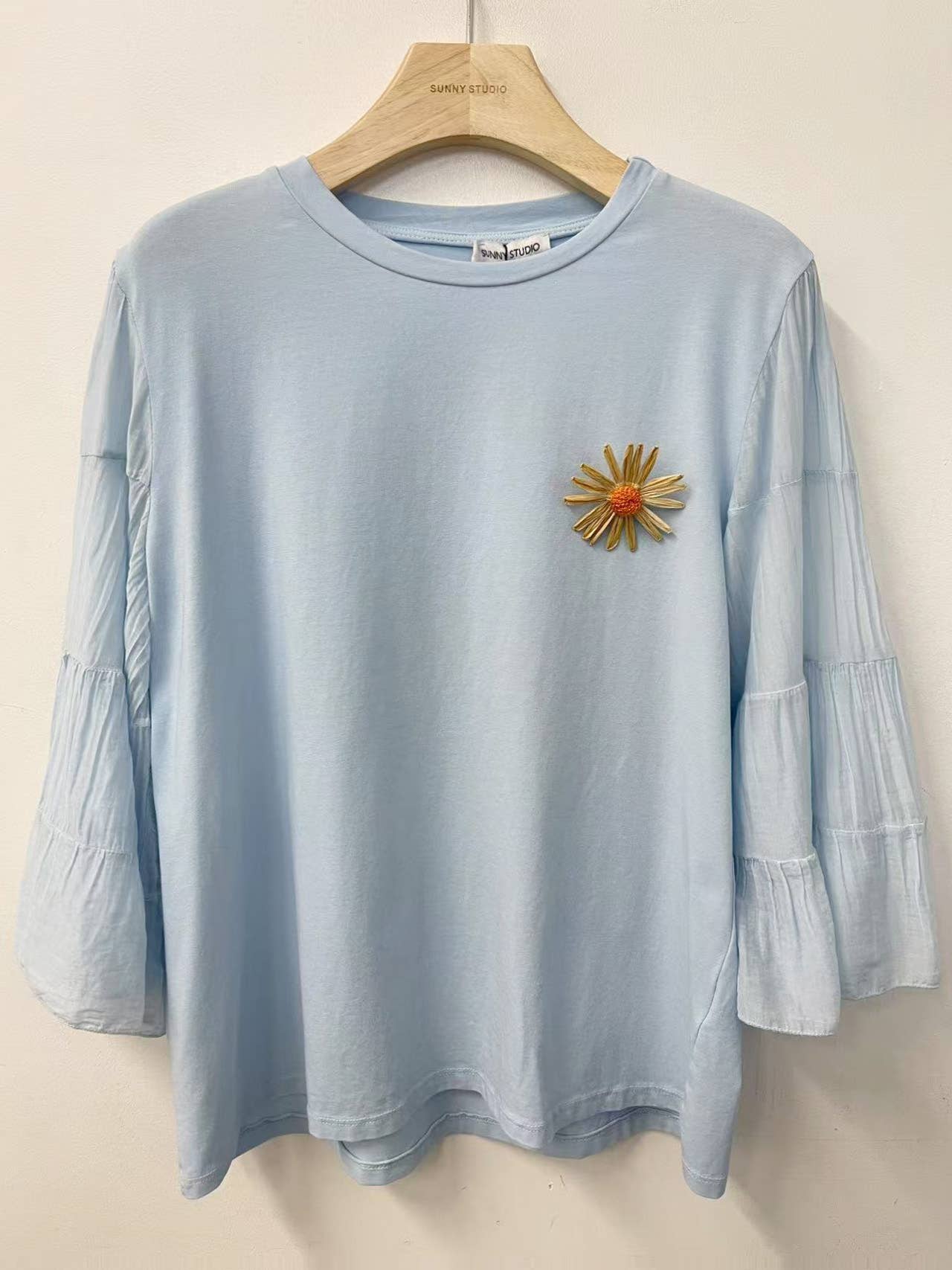 Kurzarm-T-Shirt mit Stickerei