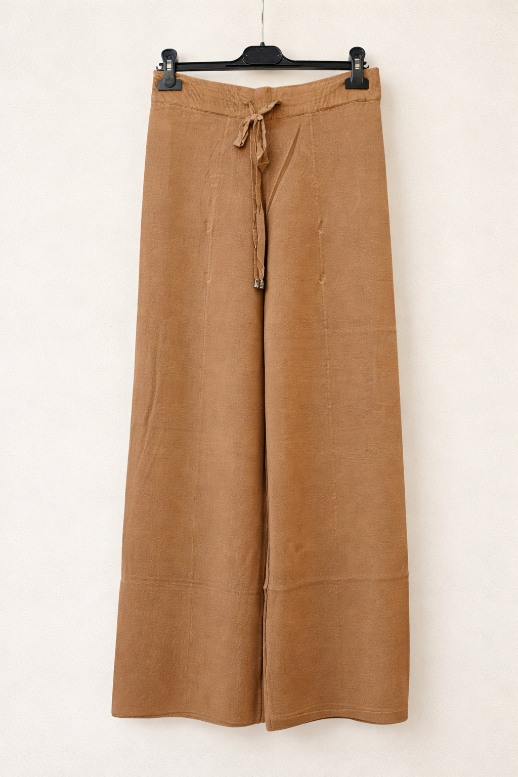 Weite, fließende Hose mit elastischem Bund