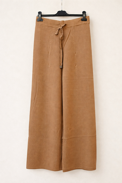 Weite, fließende Hose mit elastischem Bund