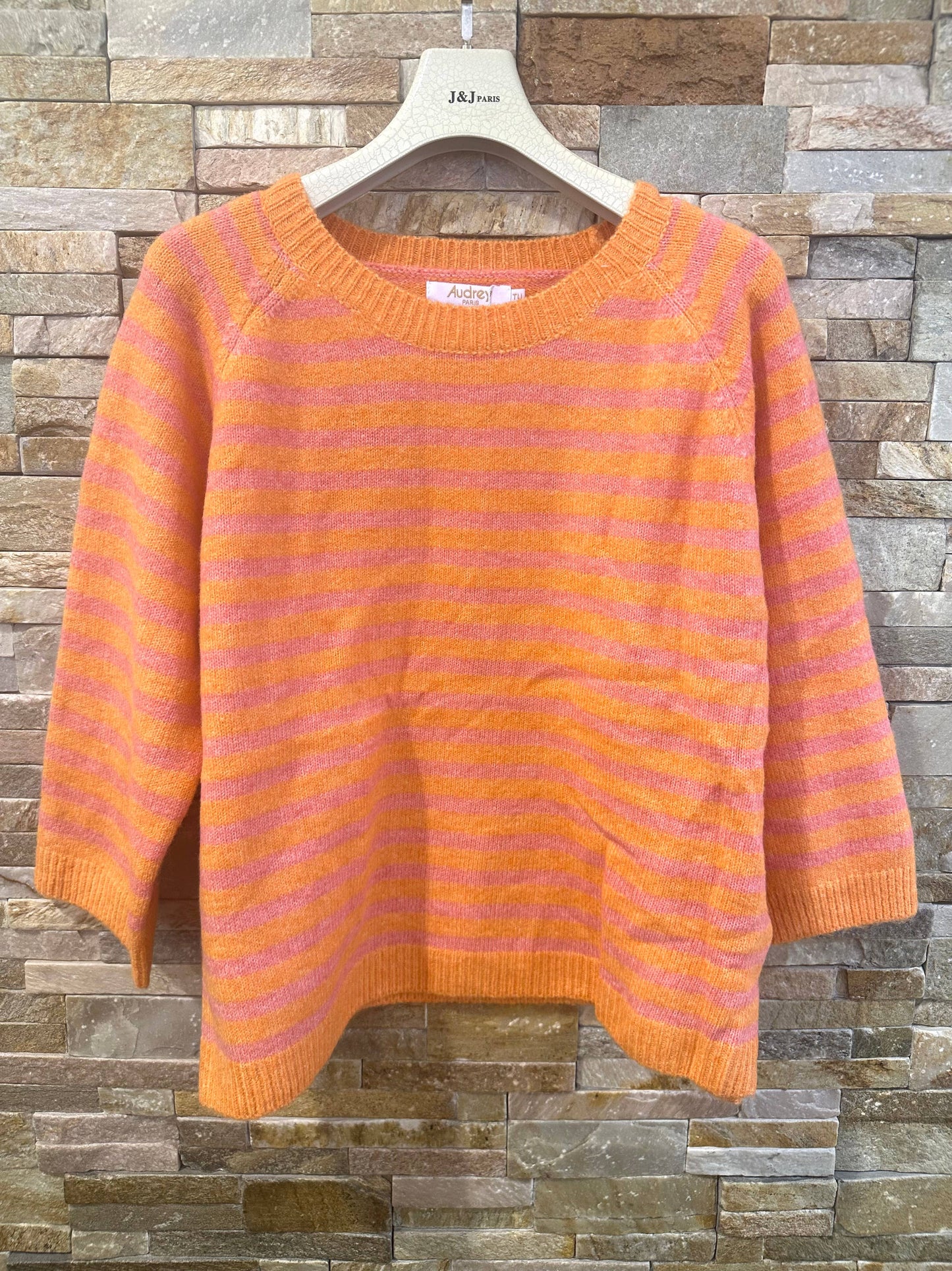 ✨ Weicher gestreifter Strickpullover — Oversize-Schnitt