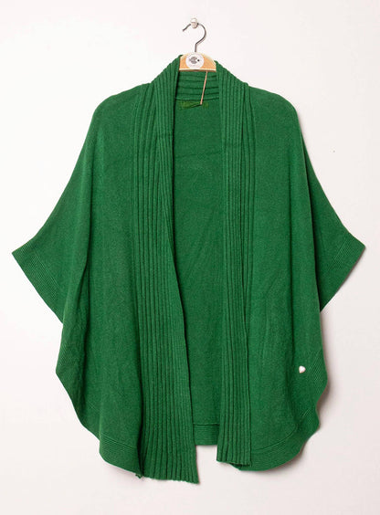 Damen-Strickweste im Cape-Stil – Dekorative Knöpfe