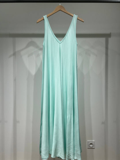 Maxikleid mit V-Ausschnitt und breiten Trägern