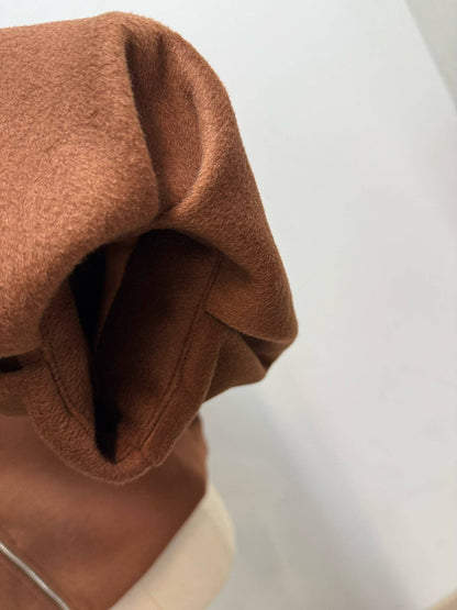 Reißverschlussjacke mit Stehkragen und Ballonärmeln