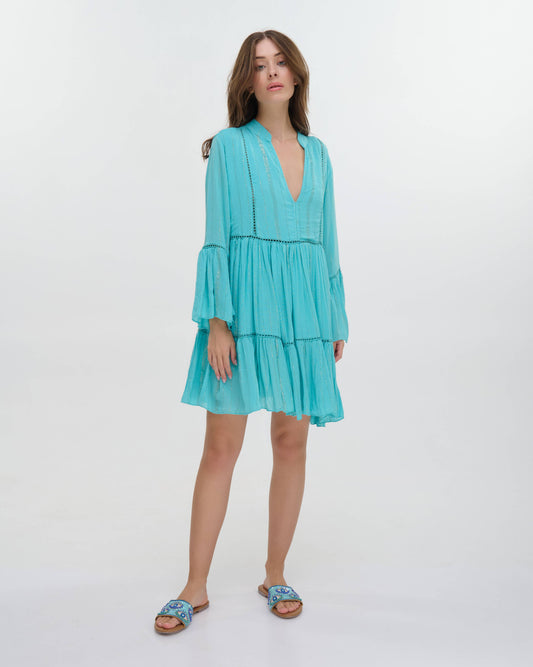 Kurzes Kleid mit langen Ärmeln in Babyblau