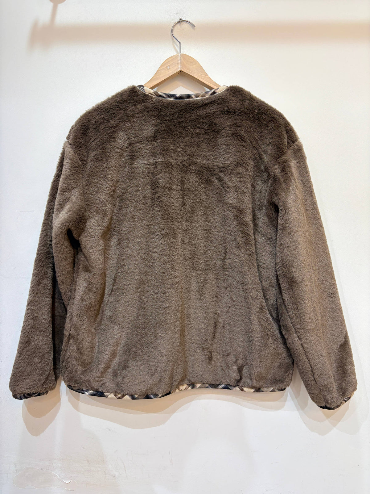 Wendbare Kunstpelzjacke, kariert, mit rundem Kragen