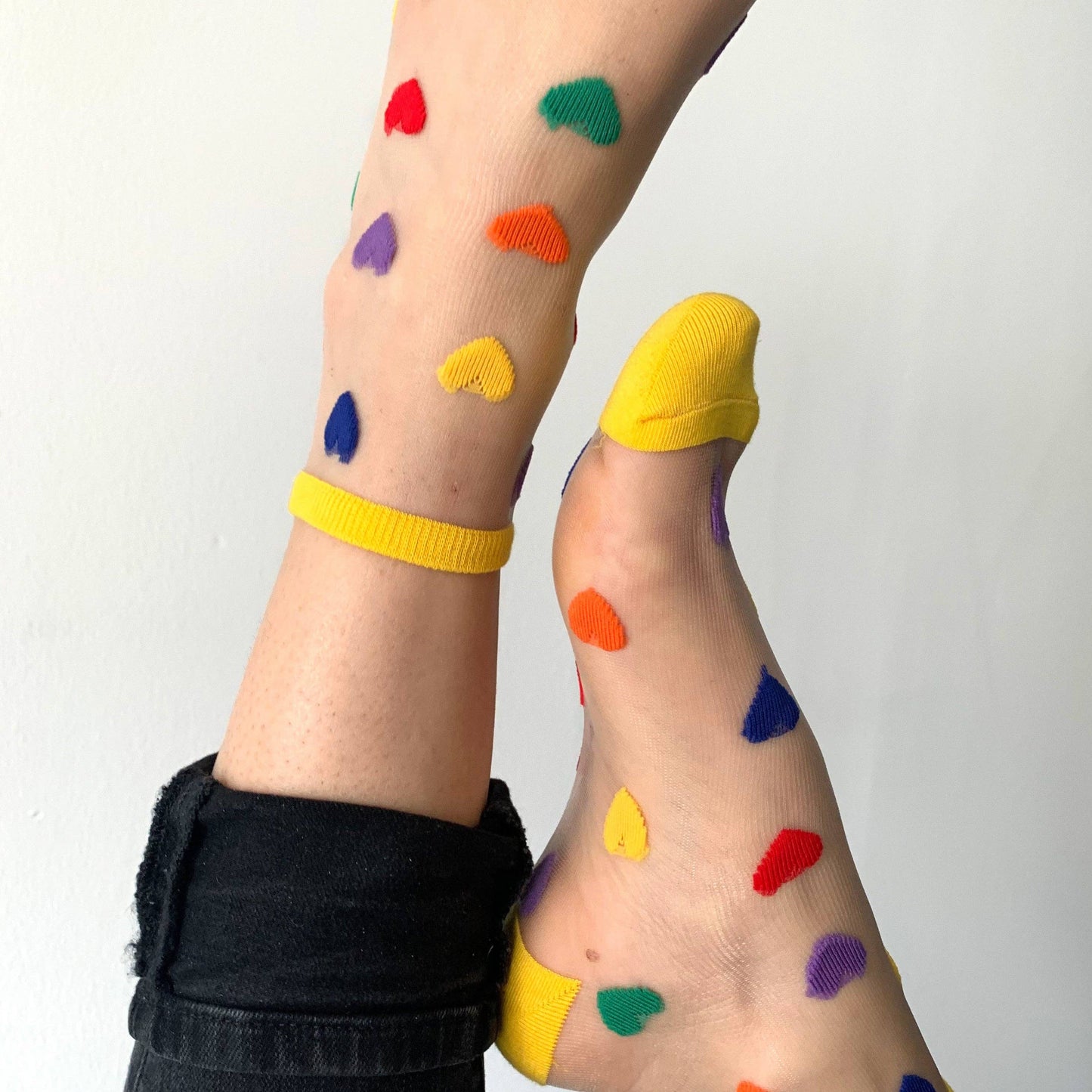 Tutu - transparente Socken mit bunten Herzen