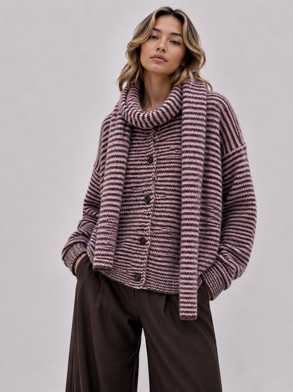 Gestreifter Strickcardigan mit passendem Schal