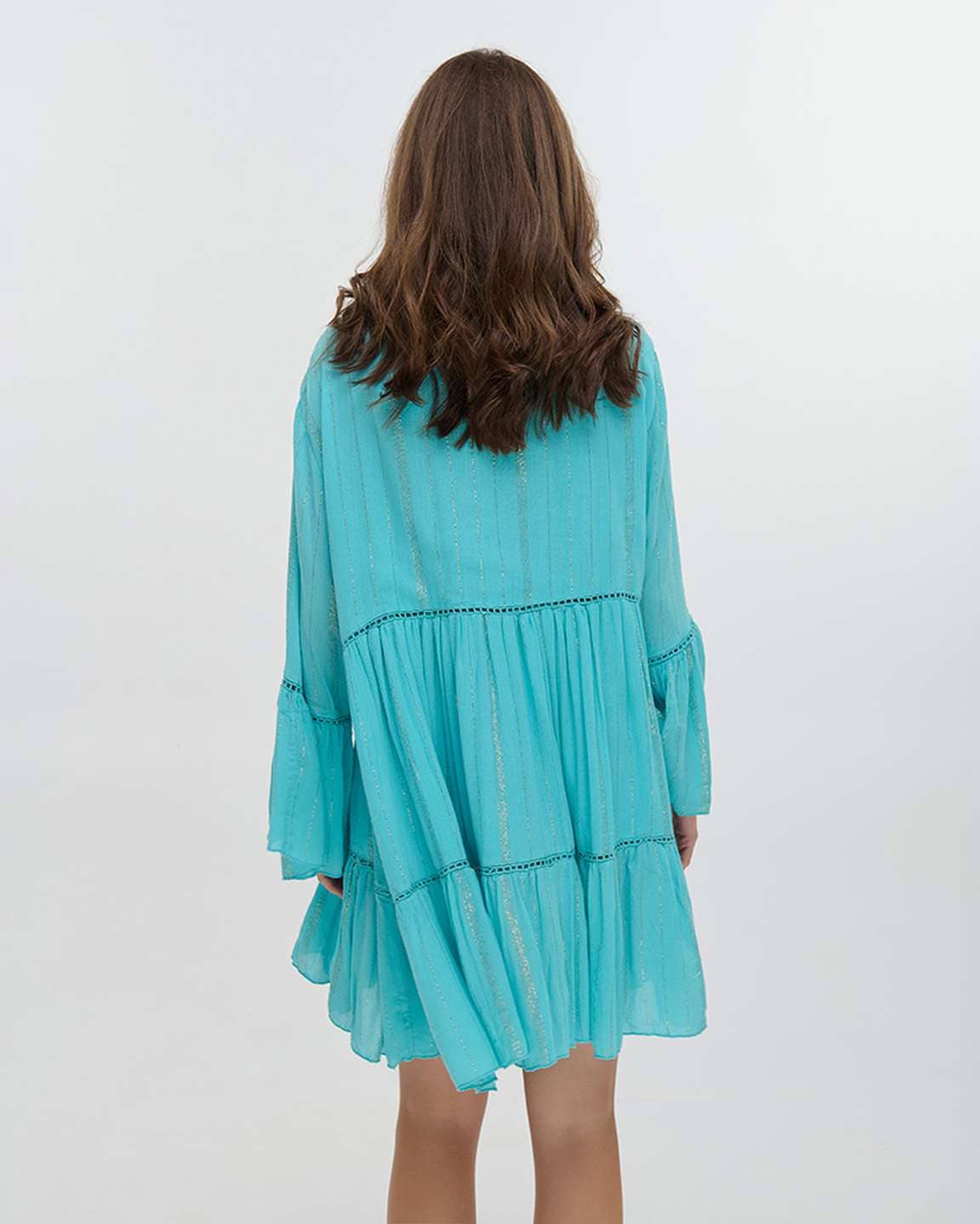 Kurzes Kleid mit langen Ärmeln in Babyblau