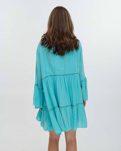 Kurzes Kleid mit langen Ärmeln in Babyblau
