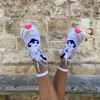 Charlotte – Transparente Socken mit Polka-Dots