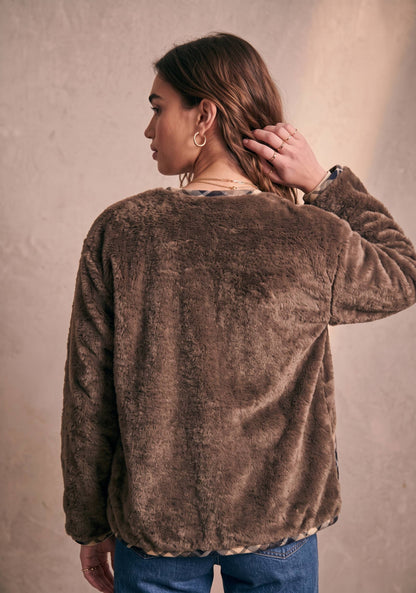 Wendbare Kunstpelzjacke, kariert, mit rundem Kragen