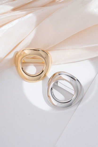 Schalring aus Metall, rund, organisch, glatt, modern, elegant