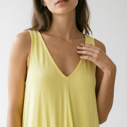 Maxikleid mit V-Ausschnitt und breiten Trägern