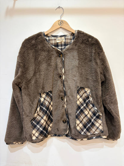 Wendbare Kunstpelzjacke, kariert, mit rundem Kragen