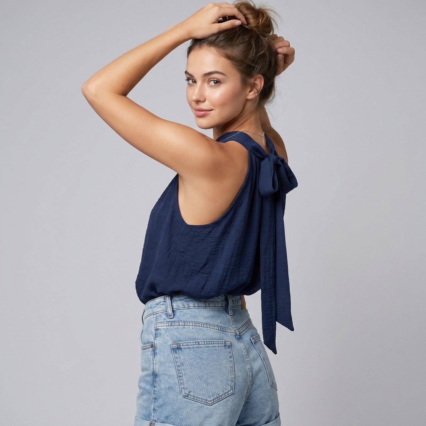 Weites Halter-Top, ärmellos, rückenfrei, mit Bindung, ausgestellter Schnitt