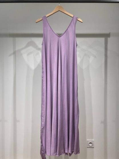 Maxikleid mit V-Ausschnitt und breiten Trägern