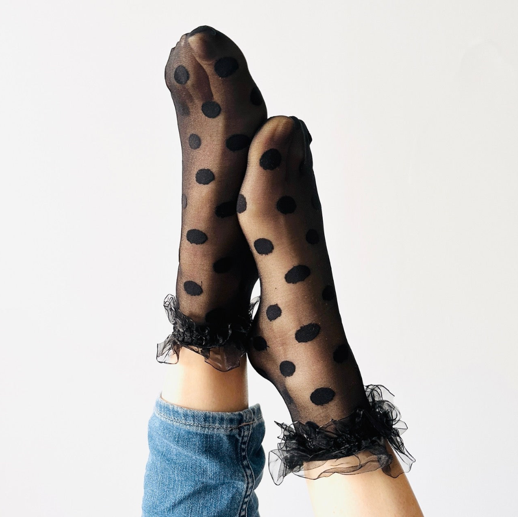 Serena Knöchelsocken mit transparenten Punkten und Rüschen