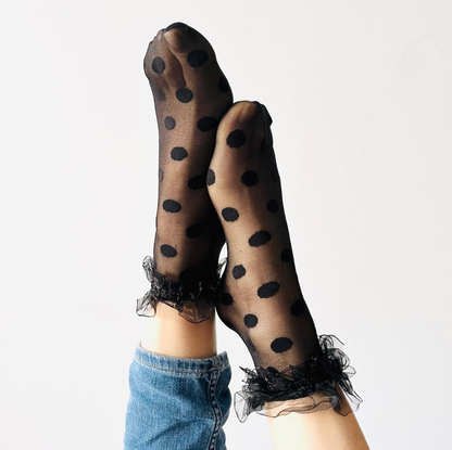 Serena Knöchelsocken mit transparenten Punkten und Rüschen