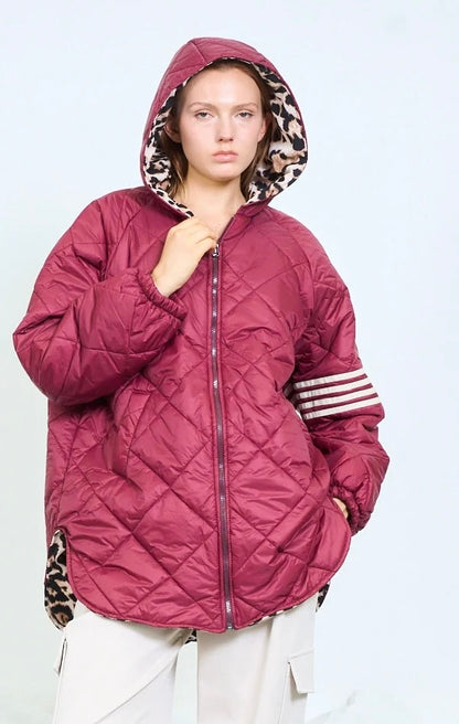 Steppjacke mit Kapuze, Leopardenbesatz und gestreiften Ärmeln