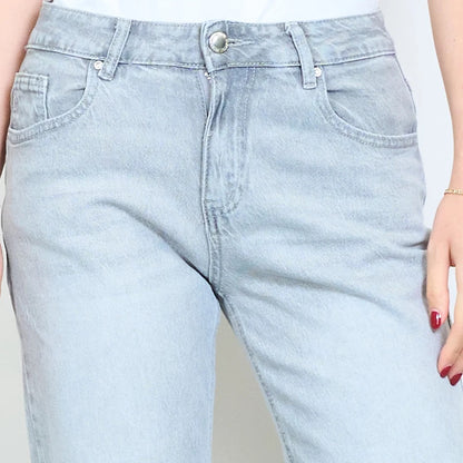Hellgraue Jeans mit Schleifenstickerei auf der Gesäßtasche