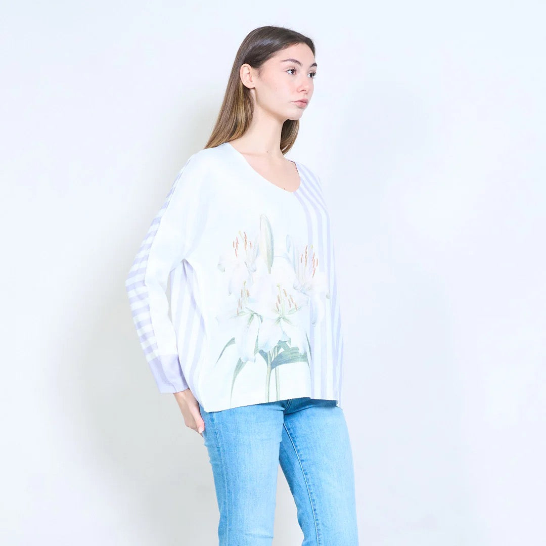 Gestreifter, floraler Lilien-Grafik-V-Ausschnitt-Leichtstrickpullover