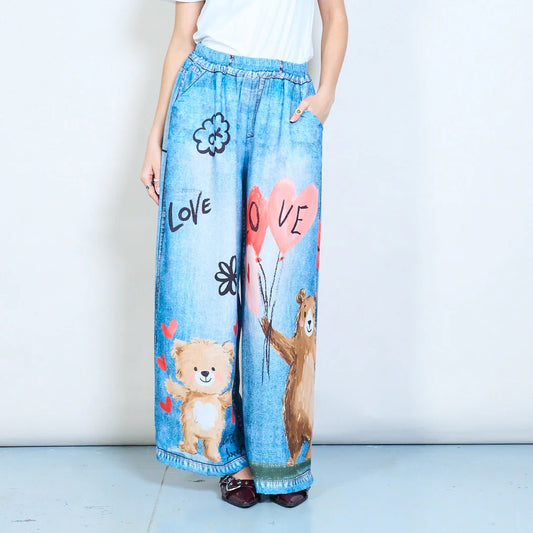 Herz- und Tierillustration, elastischer Bund, entspannte Denim-Hosen mit weitem Bein