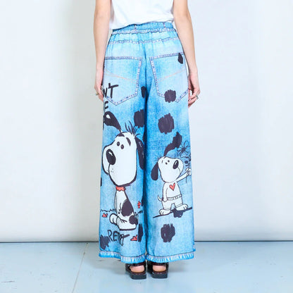 Jeanshose mit weitem Bein und elastischem Bund, illustriert Cartoon