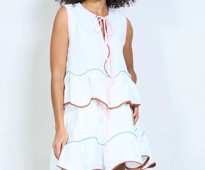 Ärmellose Bluse mit Rüschensaum zum Binden vorne