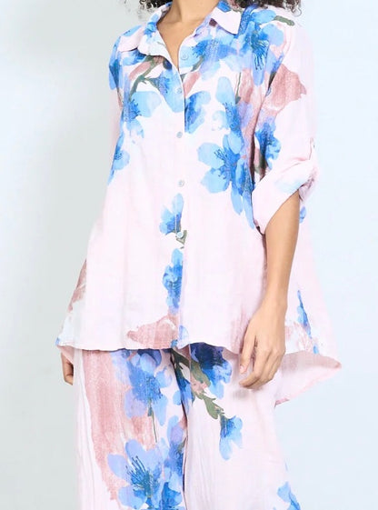 Bluse mit aufrollbarem Ärmel und Knopfleiste mit abstraktem Blumendruck