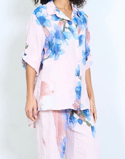 Bluse mit aufrollbarem Ärmel und Knopfleiste mit abstraktem Blumendruck