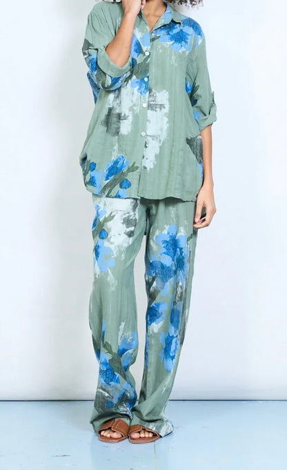Bluse mit aufrollbarem Ärmel und Knopfleiste mit abstraktem Blumendruck