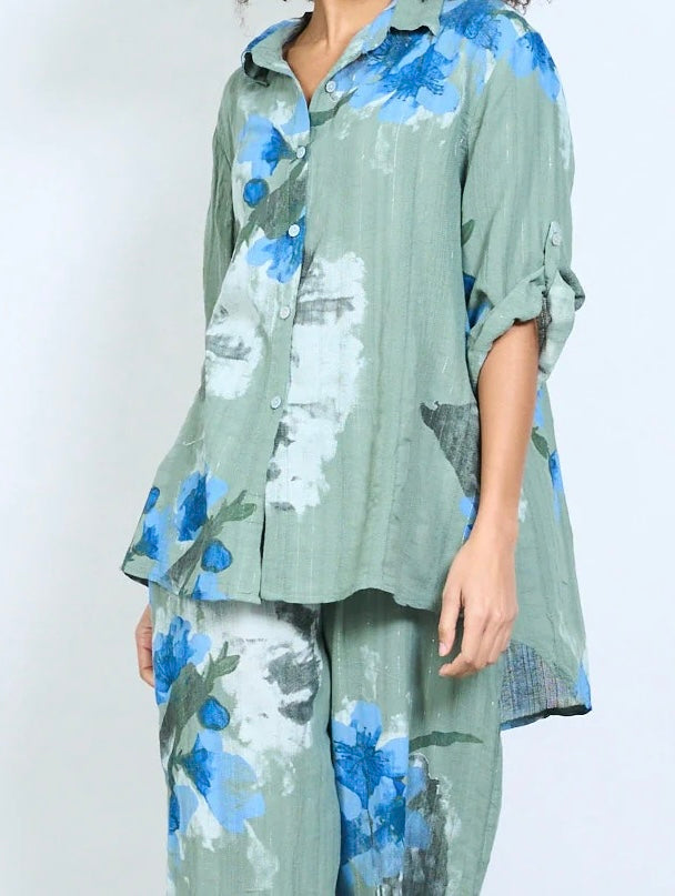 Bluse mit aufrollbarem Ärmel und Knopfleiste mit abstraktem Blumendruck