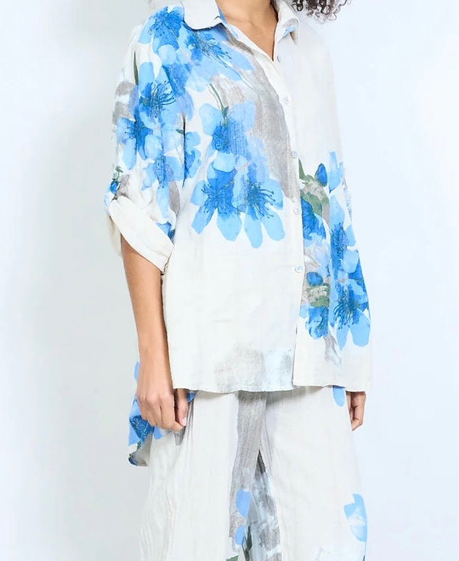 Bluse mit aufrollbarem Ärmel und Knopfleiste mit abstraktem Blumendruck