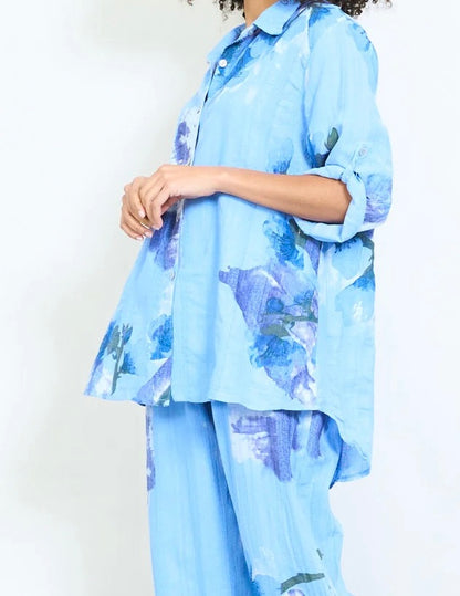 Bluse mit aufrollbarem Ärmel und Knopfleiste mit abstraktem Blumendruck