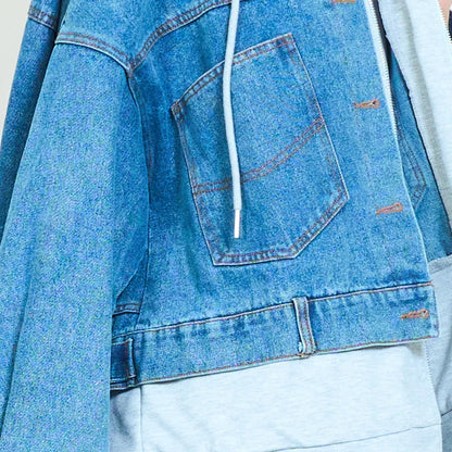 Mehrlagige Jeansjacke mit Kapuze und Reißverschluss-Hoodie-Detail