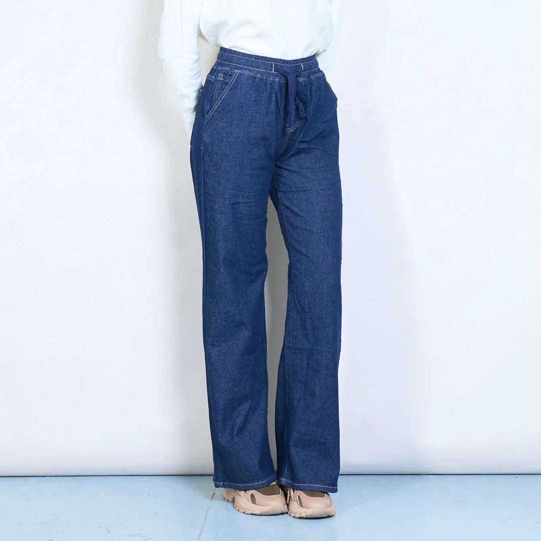 Hohe Taille, elastischer Bund, gerades Bein, entspannte Denim-Hose Jeans