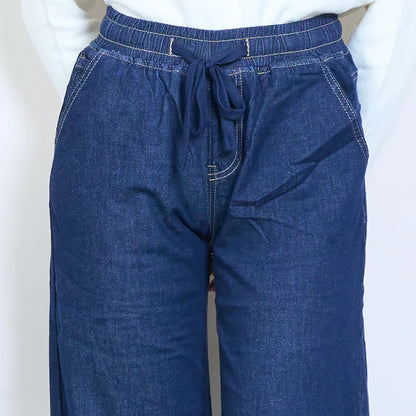 Hohe Taille, elastischer Bund, gerades Bein, entspannte Denim-Hose Jeans