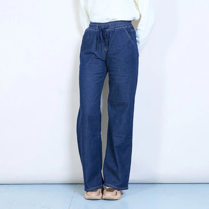 Hohe Taille, elastischer Bund, gerades Bein, entspannte Denim-Hose Jeans