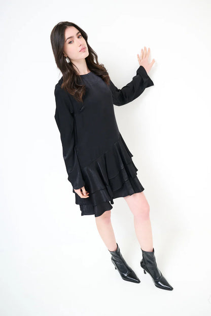 Satin-Langarm-Minikleid mit Rüschen
