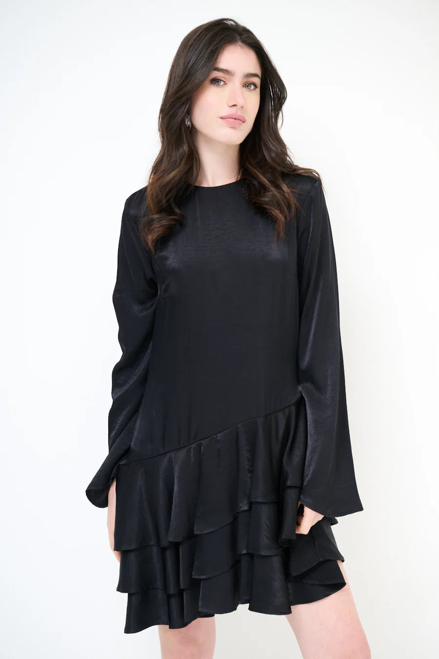 Satin-Langarm-Minikleid mit Rüschen