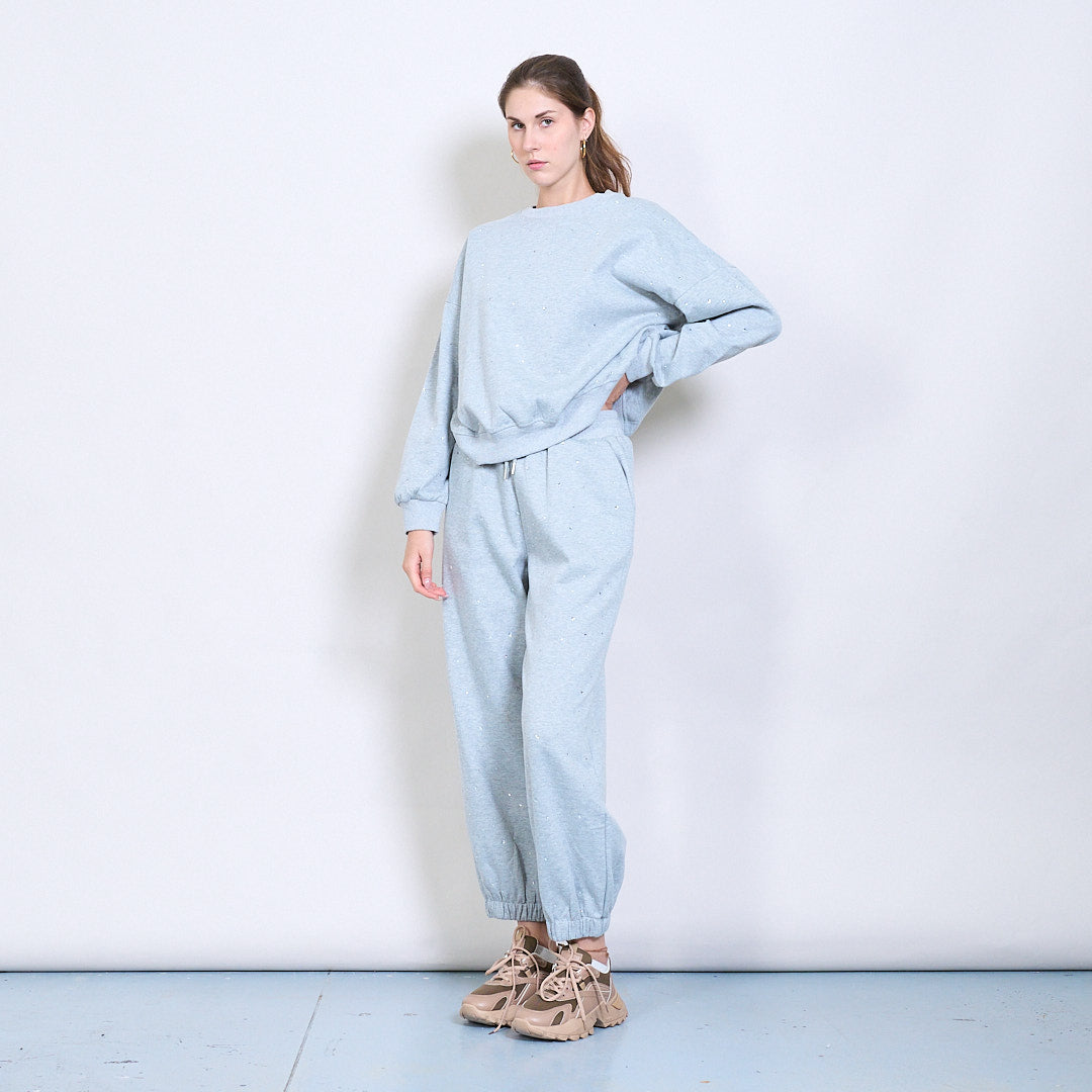 Set aus Sweatshirt und Hose mit Strasssteinen
