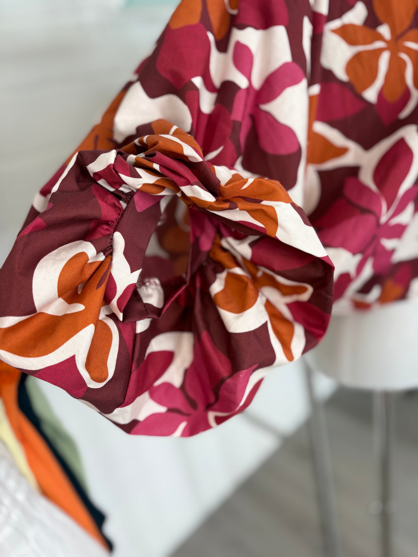 Bluse Blumen Ärmel mit Knopf