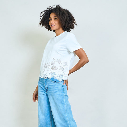 T-Shirt mit Blumenstickerei