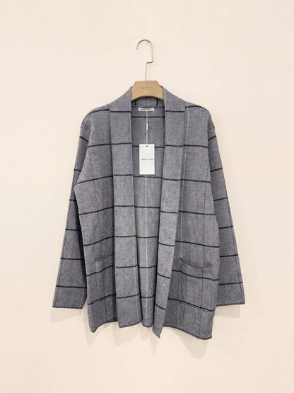 Kurze Strickweste mit Streifen und Taschen  Schwarz