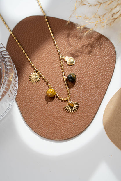 Goldenes Collier, sonnig, Bernstein‑Tigerauge, warmer Glanz, leuchtendes Herz