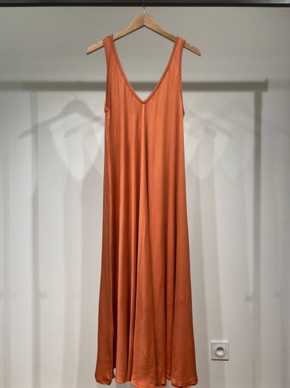 Maxikleid mit V-Ausschnitt und breiten Trägern