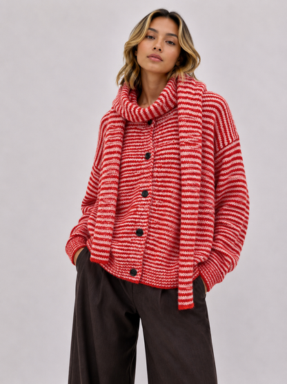 Gestreifter Strickcardigan mit passendem Schal